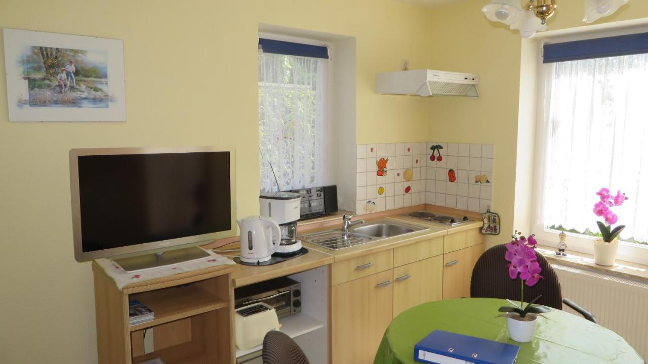 Ferienwohnungen "Marie" Mit Terrassen, Inclusive Park- Und Stellplaetze Am Haus, Mueritz-Strand Nur 700M, Altstadt 10Min, Ruhige Lage, Waren  Buitenkant foto