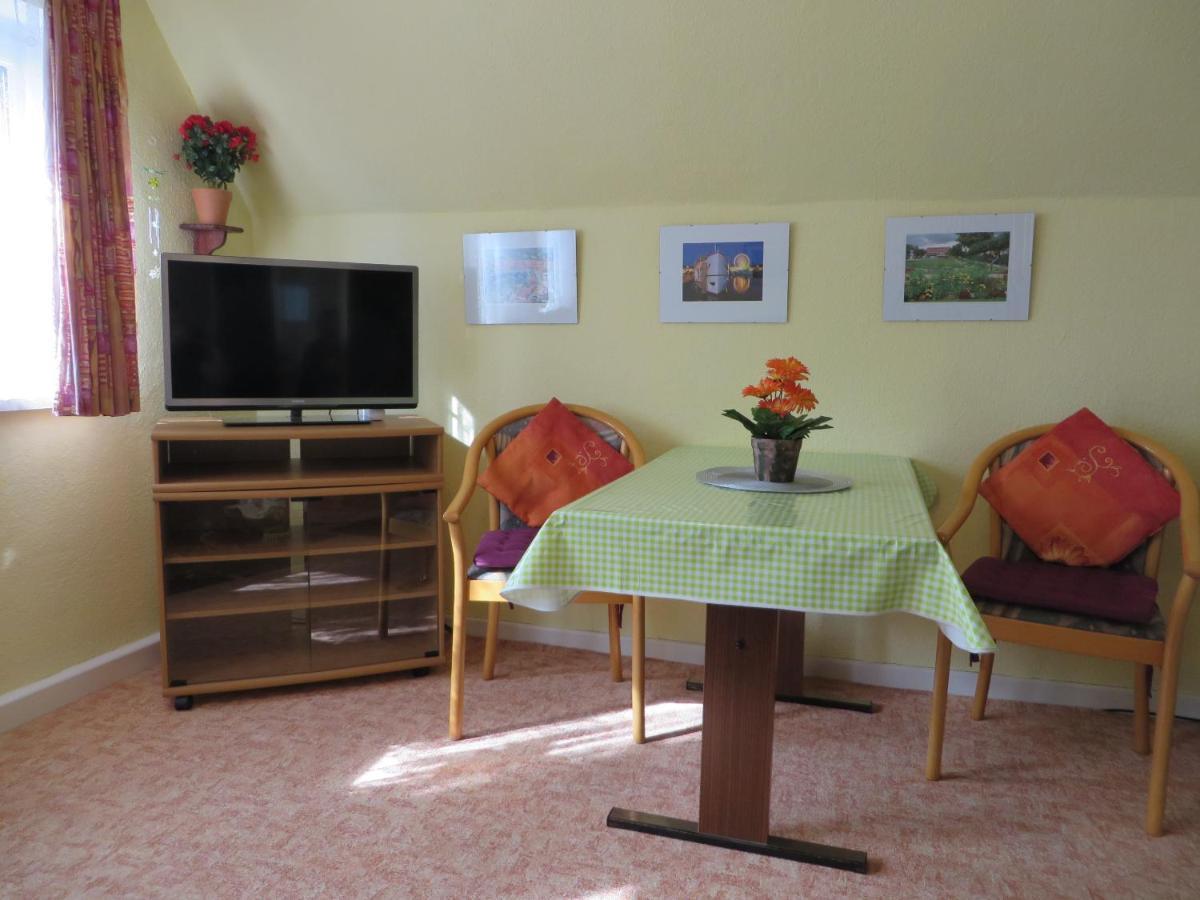 Ferienwohnungen "Marie" Mit Terrassen, Inclusive Park- Und Stellplaetze Am Haus, Mueritz-Strand Nur 700M, Altstadt 10Min, Ruhige Lage, Waren  Buitenkant foto