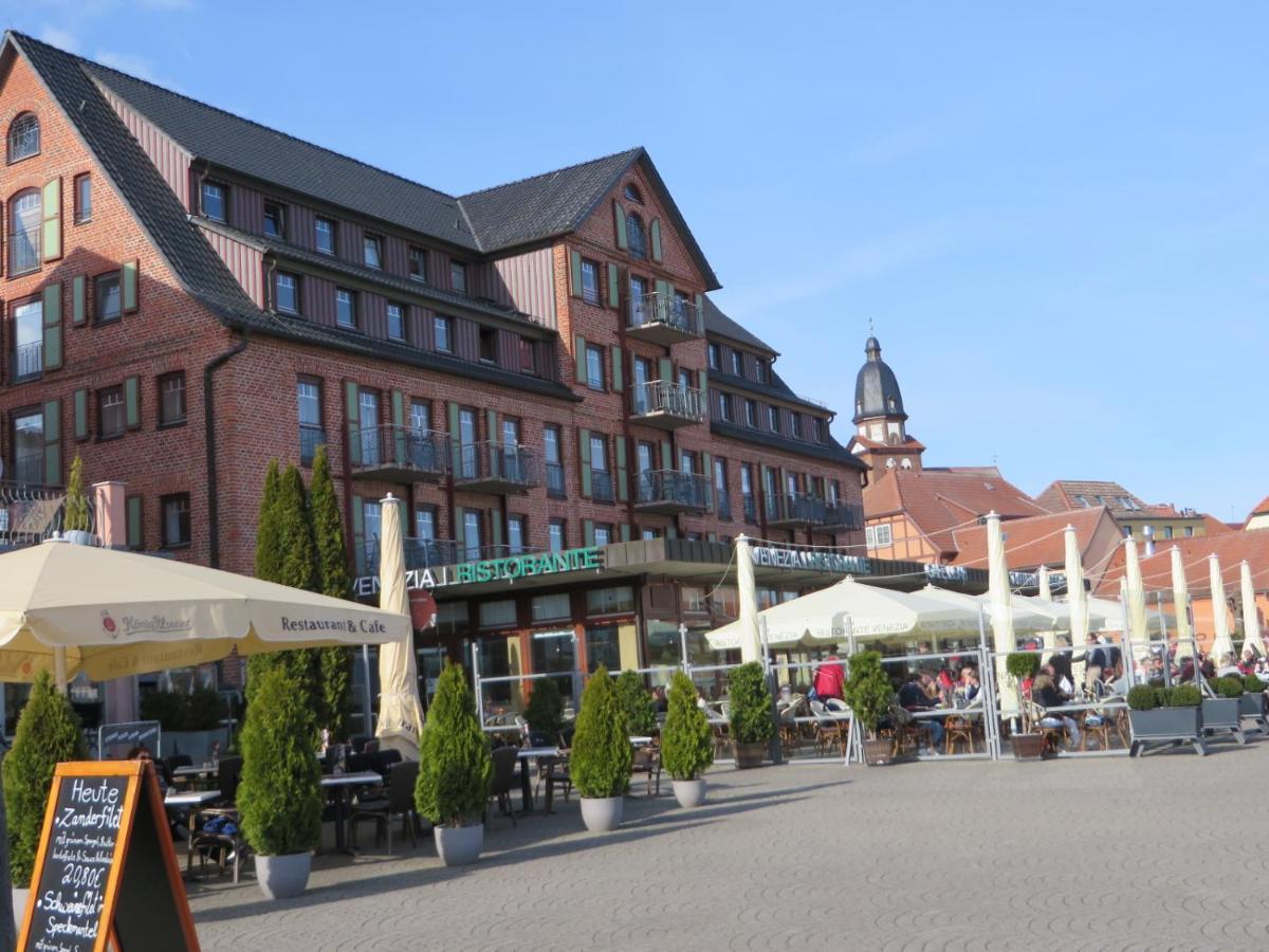Ferienwohnungen "Marie" Mit Terrassen, Inclusive Park- Und Stellplaetze Am Haus, Mueritz-Strand Nur 700M, Altstadt 10Min, Ruhige Lage, Waren  Buitenkant foto